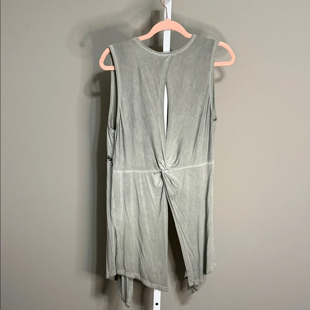 POL Embroidered Open Front Vest Size S‎ Gray Boho Festival Layering Casual